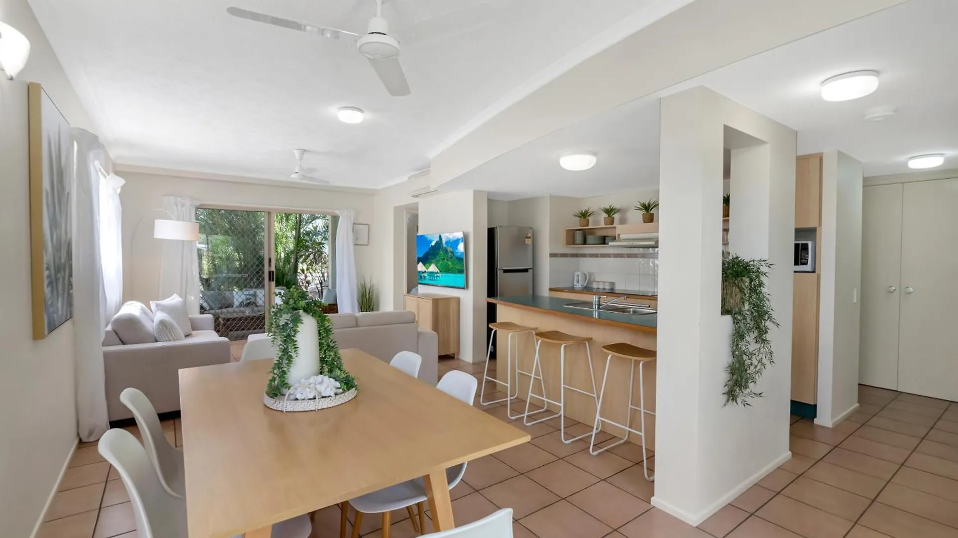 Wallaby Beach House - Resort-Style Comforts Trinity Beach