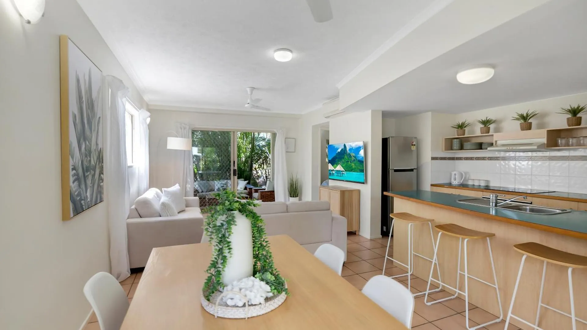 Wallaby Beach House - Resort-Style Comforts Trinity Beach
