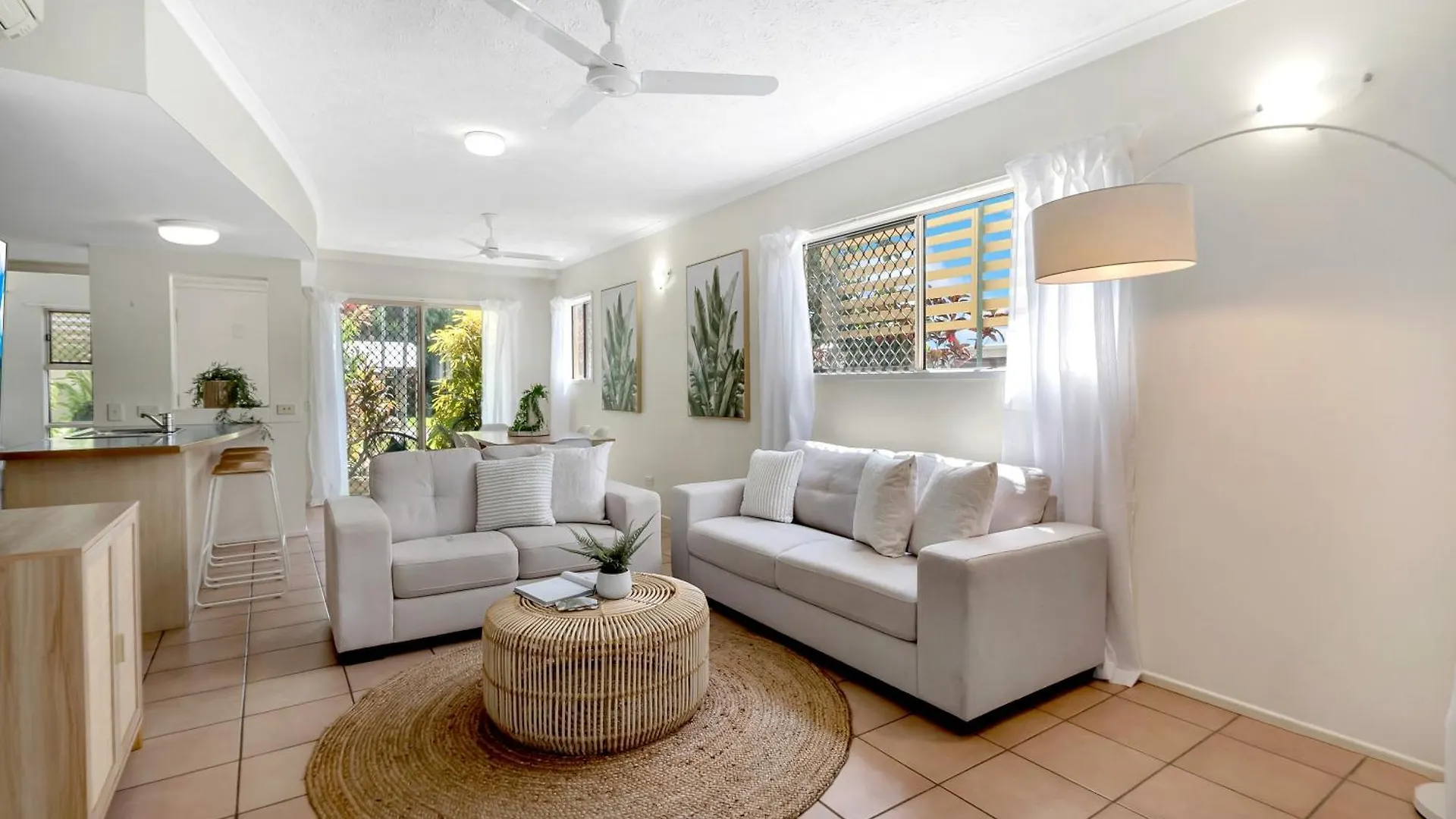 Wallaby Beach House - Resort-Style Comforts Trinity Beach 0*,  Australia