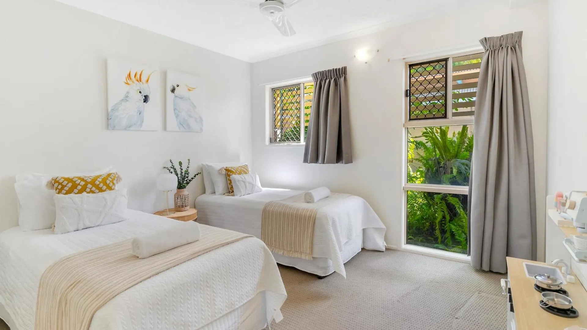Wallaby Beach House - Resort-Style Comforts Trinity Beach Apartment