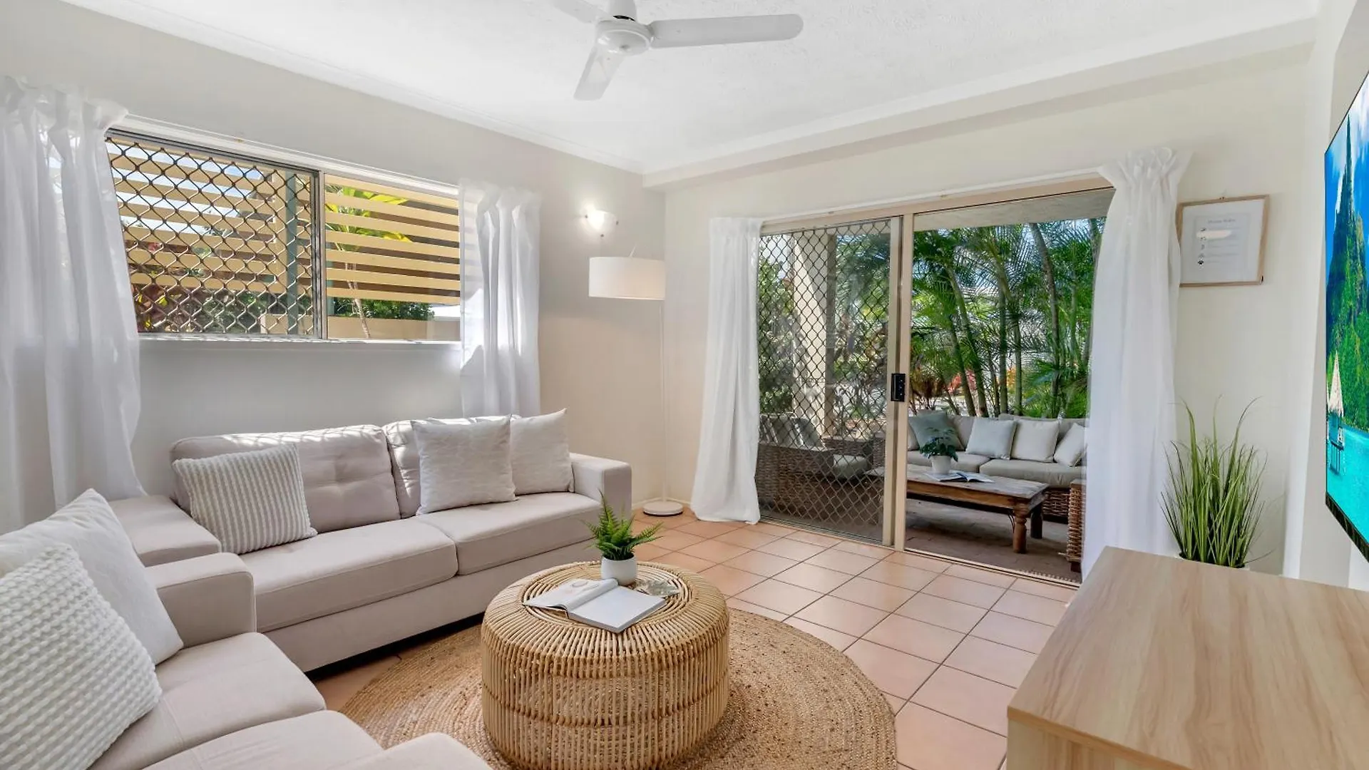 Wallaby Beach House - Resort-Style Comforts Trinity Beach 0*,  Australia